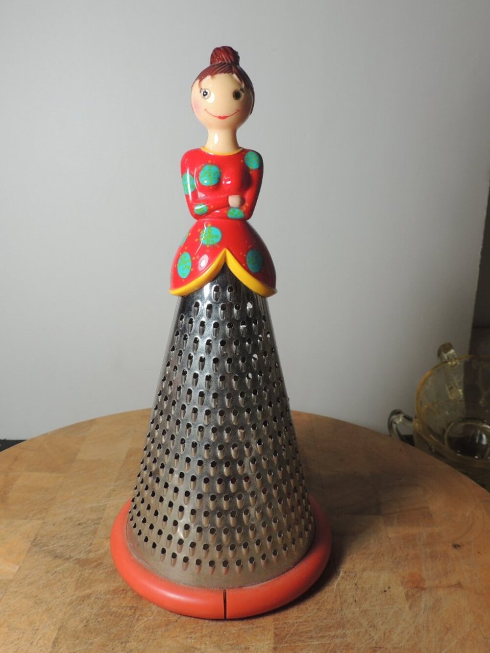 Pylones Paris Nana Cheese Grater